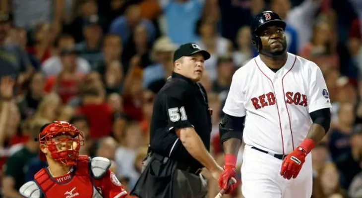 Angelinos y Boston dividen honores en el Fenway