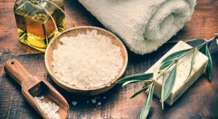 Cómo preparar exfoliante natural de aceite de oliva para una piel radiante