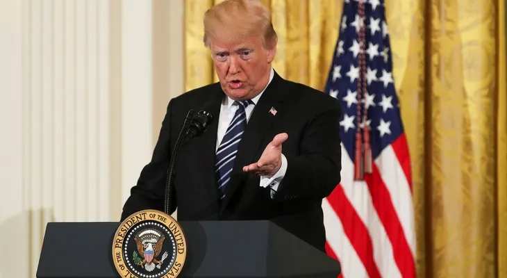 Donald Trump acusó al FBI y al Departamento de Justicia de engañar a los jueces en la investigación sobre la injerencia rusa