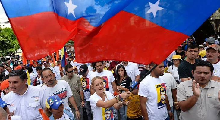 Lilian Tintori tras visitar a Leopoldo López: Nos dice que "no podemos parar"