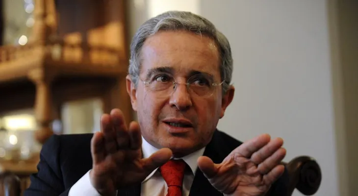 Álvaro Uribe analiza la situación en la frontera en 'Conclusiones'