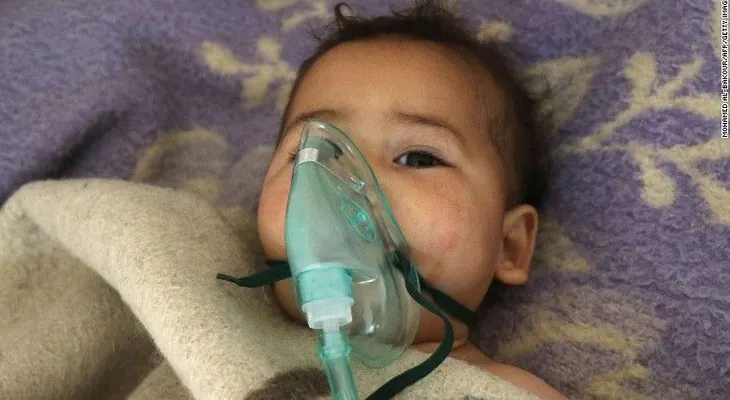 Reportan decenas de muertos en ataque químico en Siria