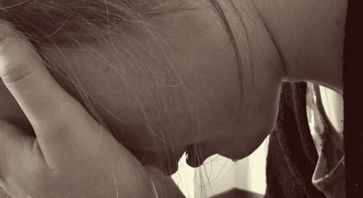 Sabías que llorar por tu ex te ayuda a bajar de peso y quemar calorías?