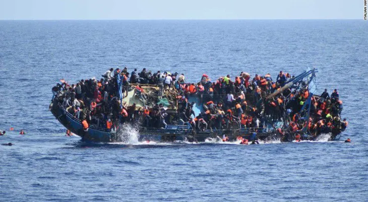 La impactante imagen de un bebé migrante muerto en el Mediterráneo
