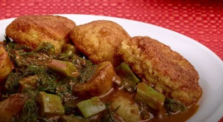 Sopréndelo (a) en San Valetín con este plato de tortitas de camarón con romeritos  