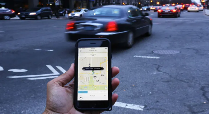Uber cobrará una cuota si tardas más de 2 minutos en llegar al auto