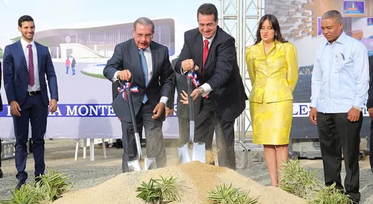 Danilo Medina asiste a inicio construcción iglesia cristiana; creará 2 mil empleos 