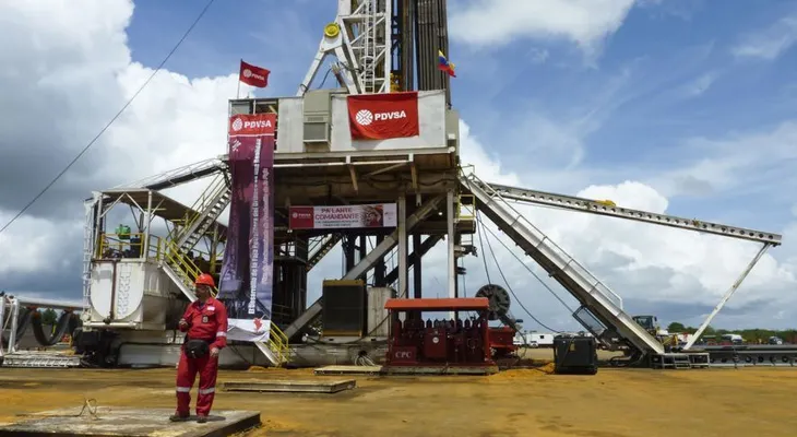 El desesperado gobierno de Venezuela presiona fuerte para reducir la producción petrolera