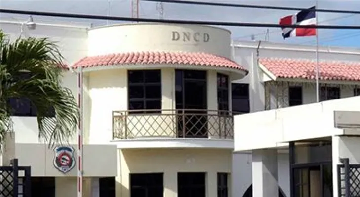 Cancelan dos agentes de la DNCD ligados al tráfico de drogas en Ocoa 