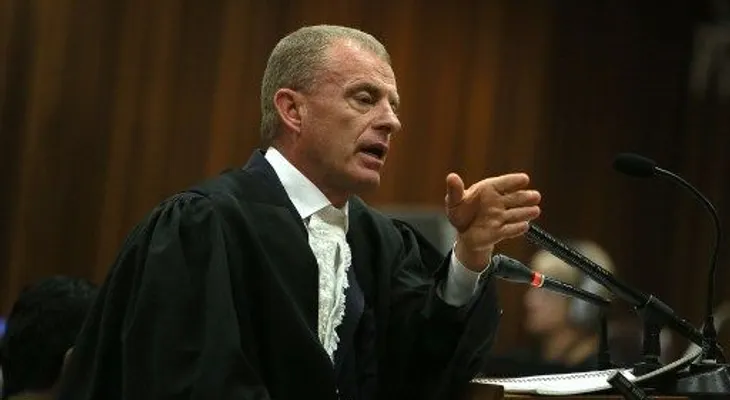 Fiscal culmina su interrogatorio de Pistorius y pide aplazar juicio