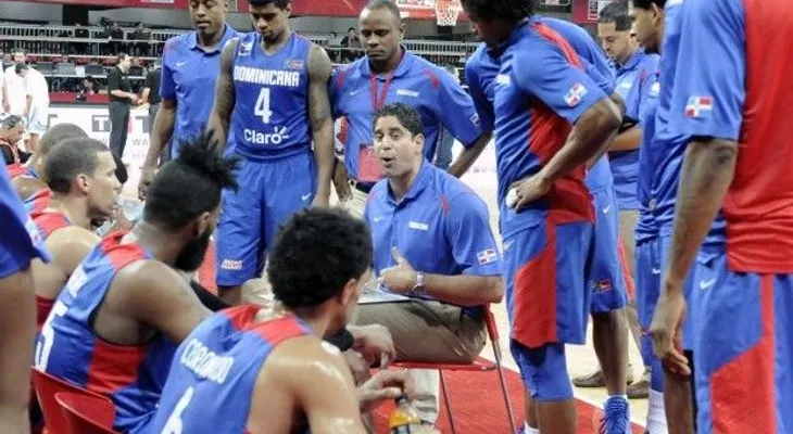 Orlando Antigua no seguirá dirigiendo Selección de Baloncesto de RD