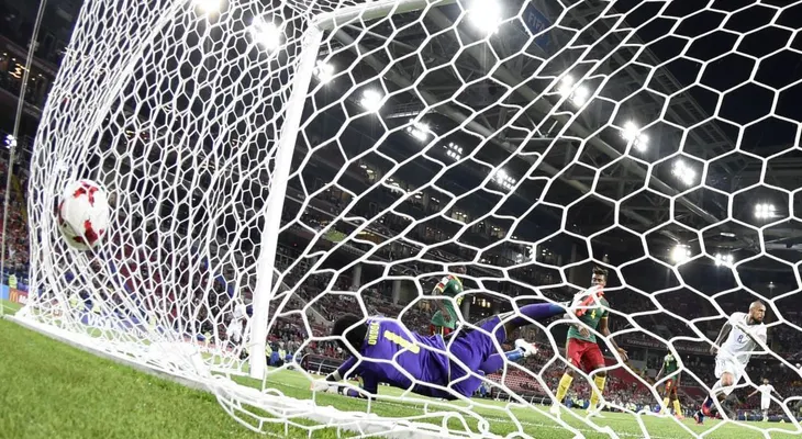 ¿Qué es el VAR? Claves para entender la herramienta de la FIFA contra los errores en el fútbol