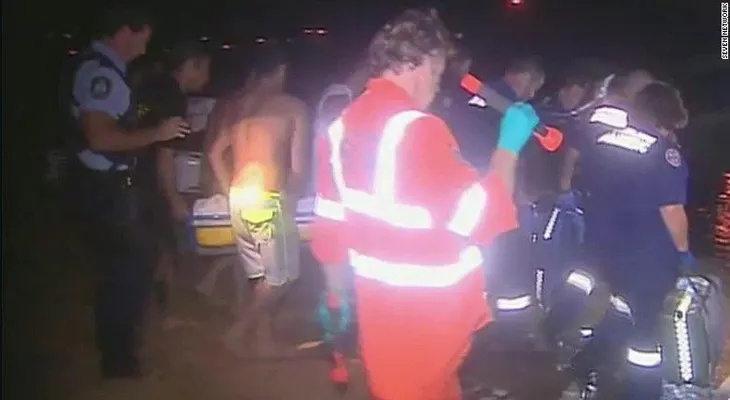 Surfista australiano profesional, en condición crítica tras ataque de tiburón