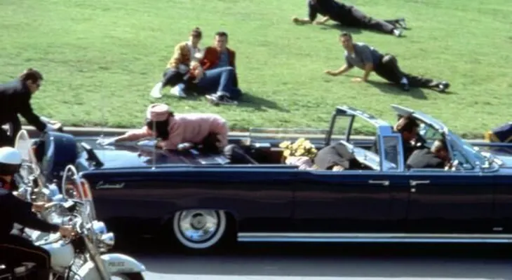 El último viaje de Kennedy (2 de 3)