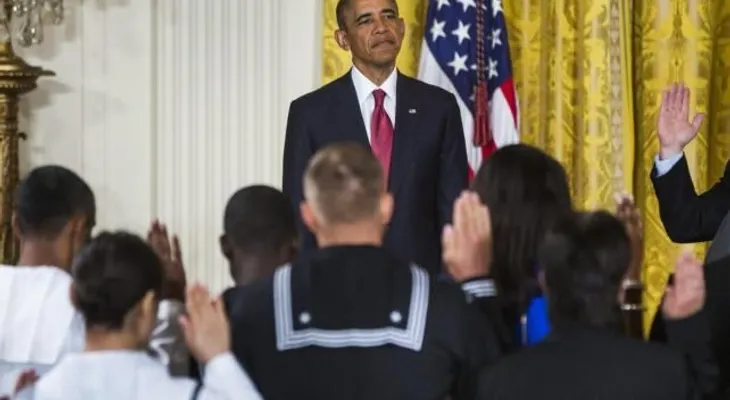 Obama recuerda raíces inmigrantes de EE.UU. y mantiene compromiso con reforma