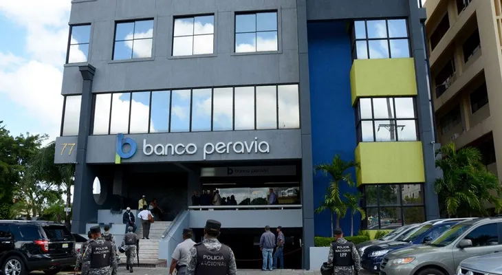 Emiten orden de extradición contra imputados por fraude en Banco Peravia