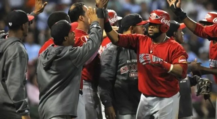 Licey vence 5-1 al Escogido y coloca serie 2-0