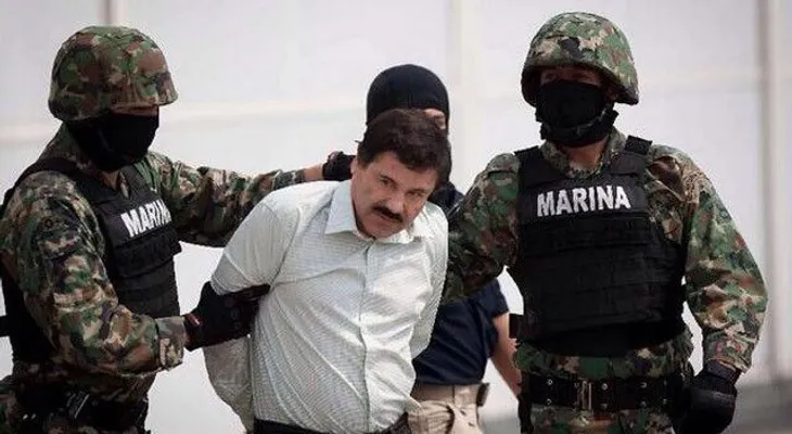 Muestran a "El Chapo" Guzmán tras su arresto en Mazatlán 