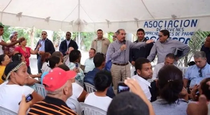Danilo Medina apoya proyectos en Barahona