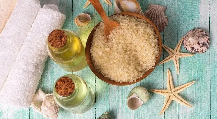 Exfoliante de leche, azúcar y arroz para eliminar manchas de la piel