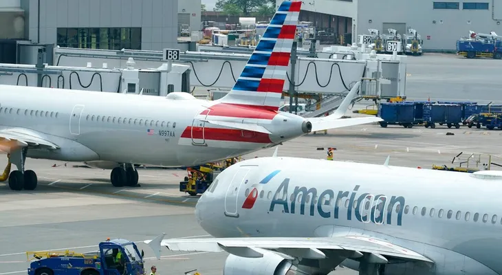 Incendio de un portátil a bordo de un vuelo de American Airlines deja al menos cinco pasajeros quemados
