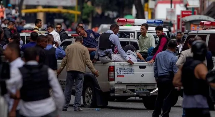 Dos muertos y un herido por enfrentamiento a tiros en Santiago