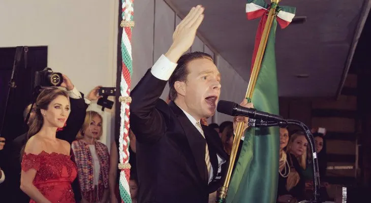 Esposo de Anahí es hazmerreír durante Independencia de México
