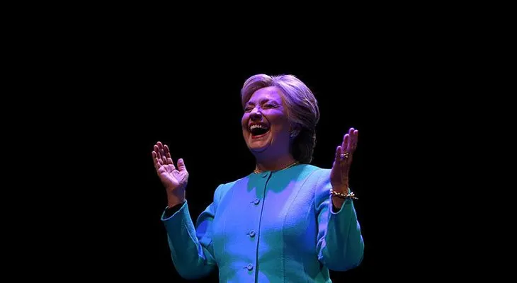 Hillary Clinton se burla de Trump, tras su nueva derrota a su veto migratorio en la corte