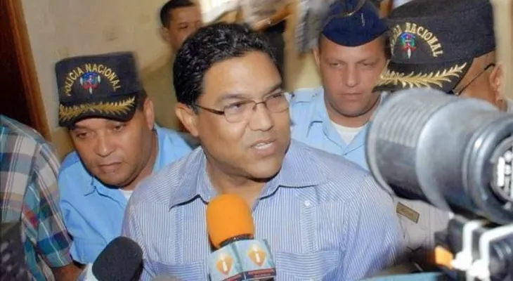 Dos diputados rompen un brazo ascensorista en edificio Interior y Policía