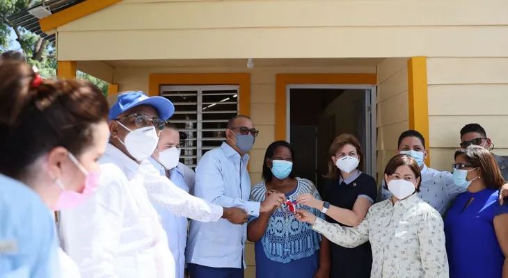 Gobierno entrega viviendas y brinda apoyo a productores de la provincia Peravia
