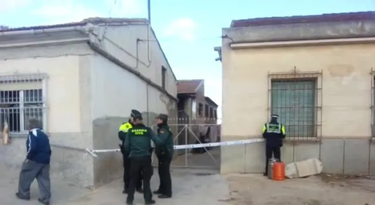 Hombre y mujer mueren quemados al incendiarse su vivienda