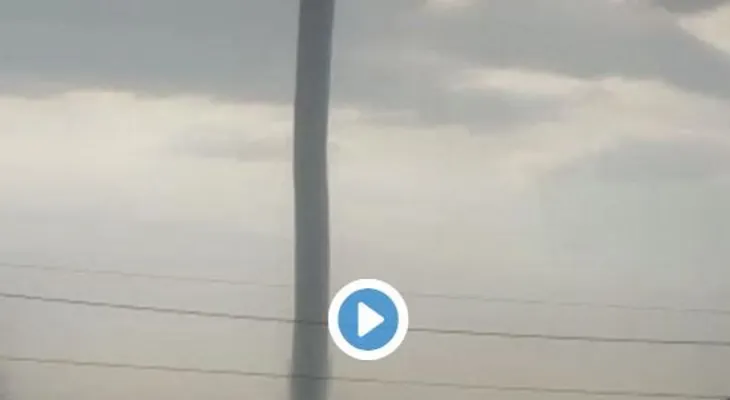 Video: Se forman trombas marinas en el Lago  Enriquillo 