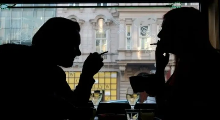 Fumar provoca millones de ataques cardíacos, advierte la OMS