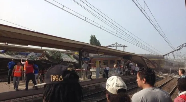 8 muertos al descarrilarse un tren en Francia