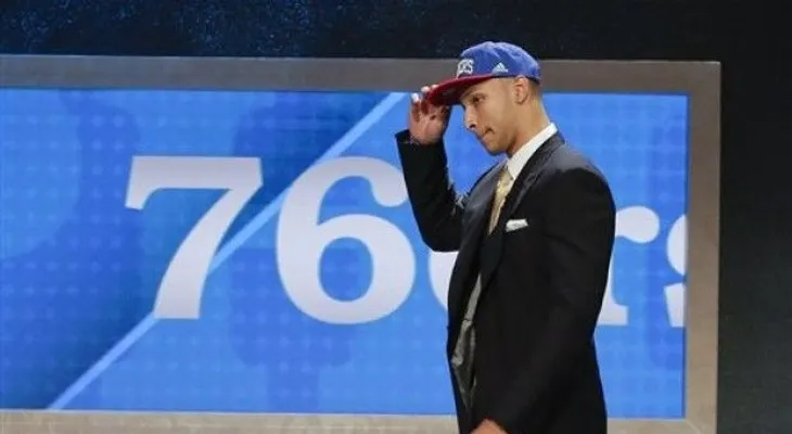 Los 76ers reclutan a Simmons como 1ra selección del draft de la NBA