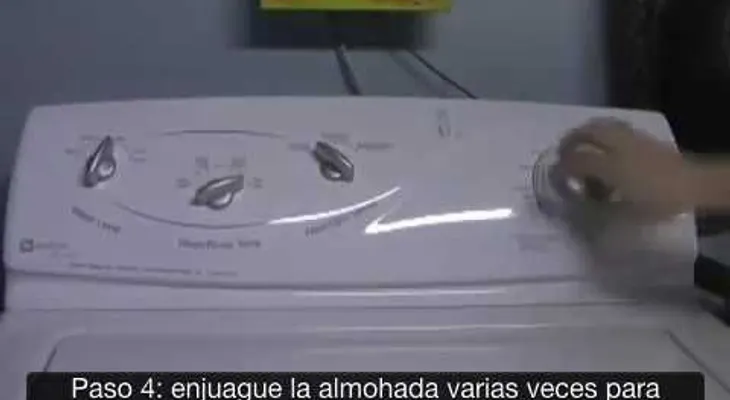 Como lavar tus almohadas y devolverle su hermoso color blanco