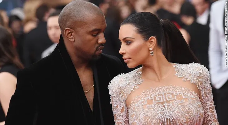 Kim Kardashian dio a luz a un varón