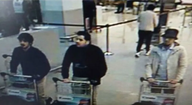 Los presuntos terroristas de Bruselas transportaban las bombas en sus maletas