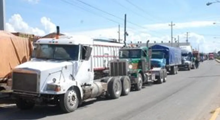 Llaman camioneros a paralizar el país: "Ellos van a sentir el poder de los sindicatos"
