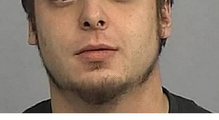 Arrestan a un "viajero" que vino de 2048 para advertir de una invasión extraterrestre