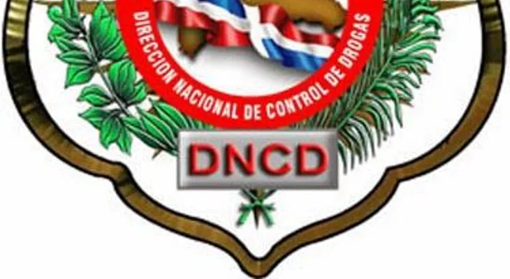 Muere agente de DNCD baleado en Baní