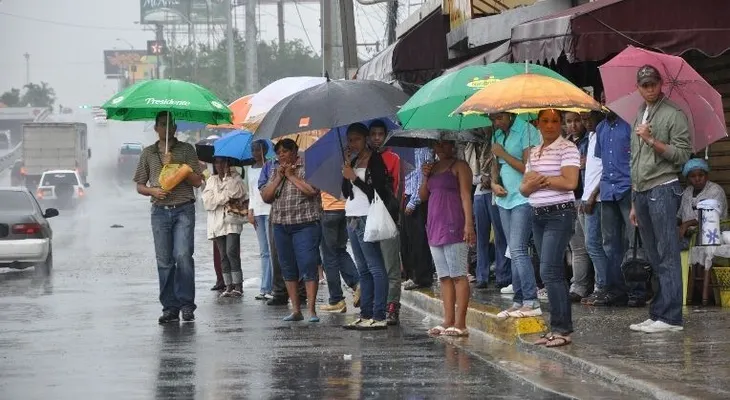 Onda tropical traerá lluvias a partir de este sábado; temperaturas calurosas