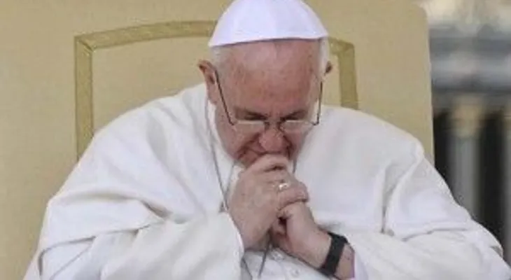 Papa Francisco condena atentado en Niza, Francia, la califica de "locura homicida"