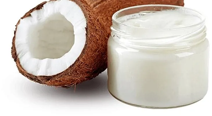 El aceite de coco es puro veneno, dice profesora de Harvard, Karin Michels