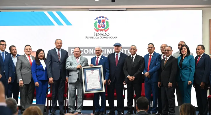 Senado honra a César Julio Cedeño Ávila por su legado en el deporte dominicano