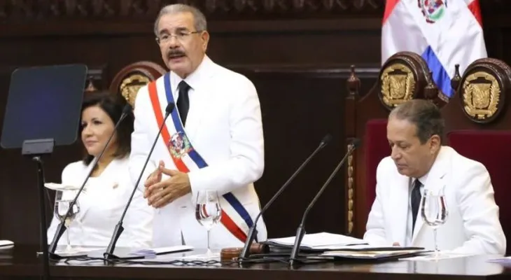 Danilo Medina elimina Comisión Reforma Sector Salud; mejorará salarios trabajadores hospitales
