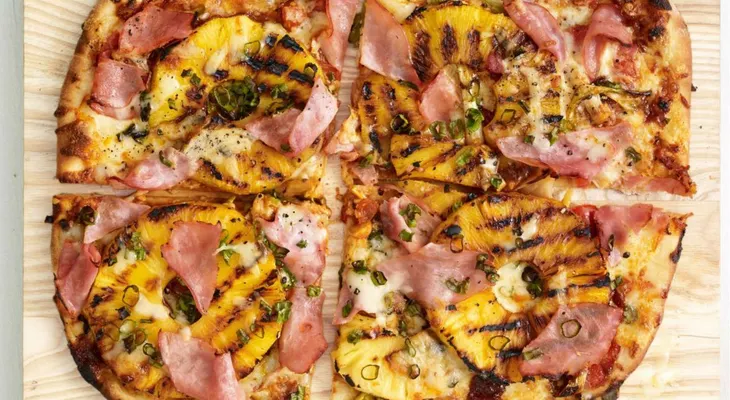El presidente de Islandia dijo que quería prohibir la pizza hawaiana y desató una polémica en el país