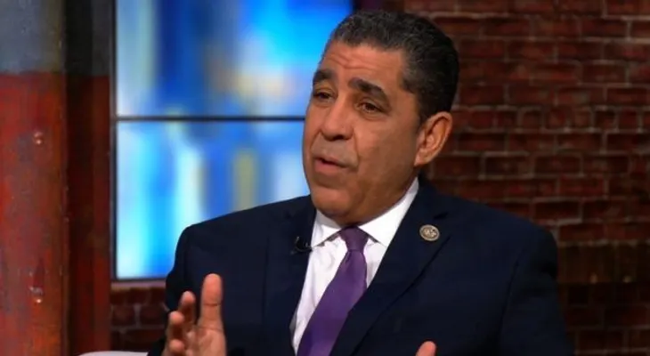 Pedido de Menéndez sigue concitando respaldo: Espaillat dice que no es injerencia