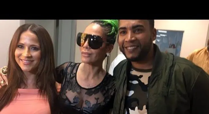 Don Omar "le saca lo pie" a entrevista con su ex esposa