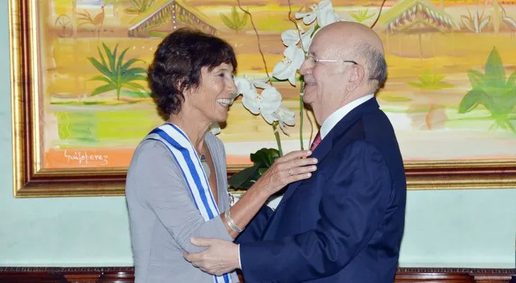 Canciller condecora y reconoce labor de la Jefa de Delegación de la Unión Europea
